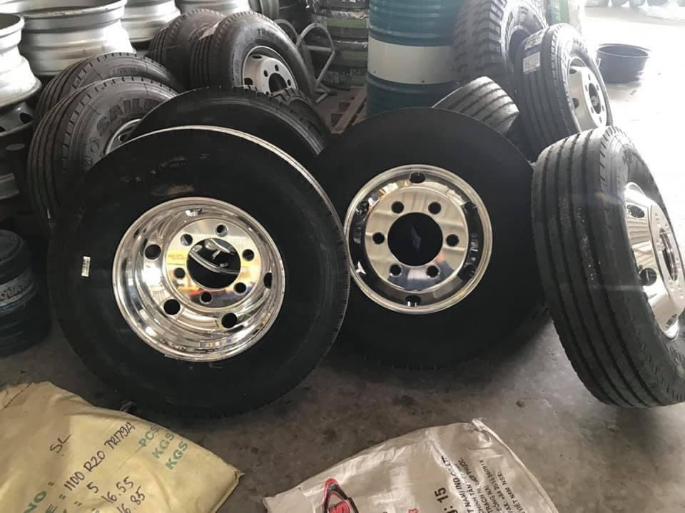 VÁ LỐP XE - THANH LỐP XE XÚC LẬT - LỐP XE CÔNG TRÌNH NHANH NHẤT - ĐƯỜNG MỸ PHƯỚC TÂN VẠN